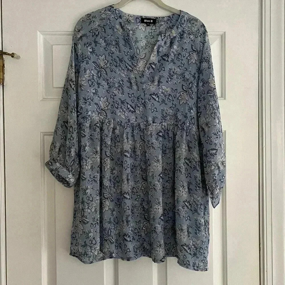 BLUE B shear printed empire waist top size M
